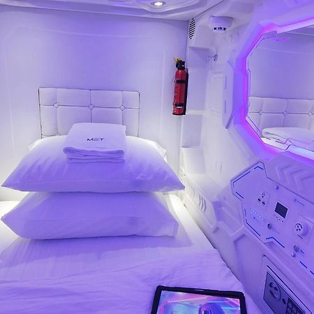 Met A Space Pod @Phrom Phong Bangkok Eksteriør billede