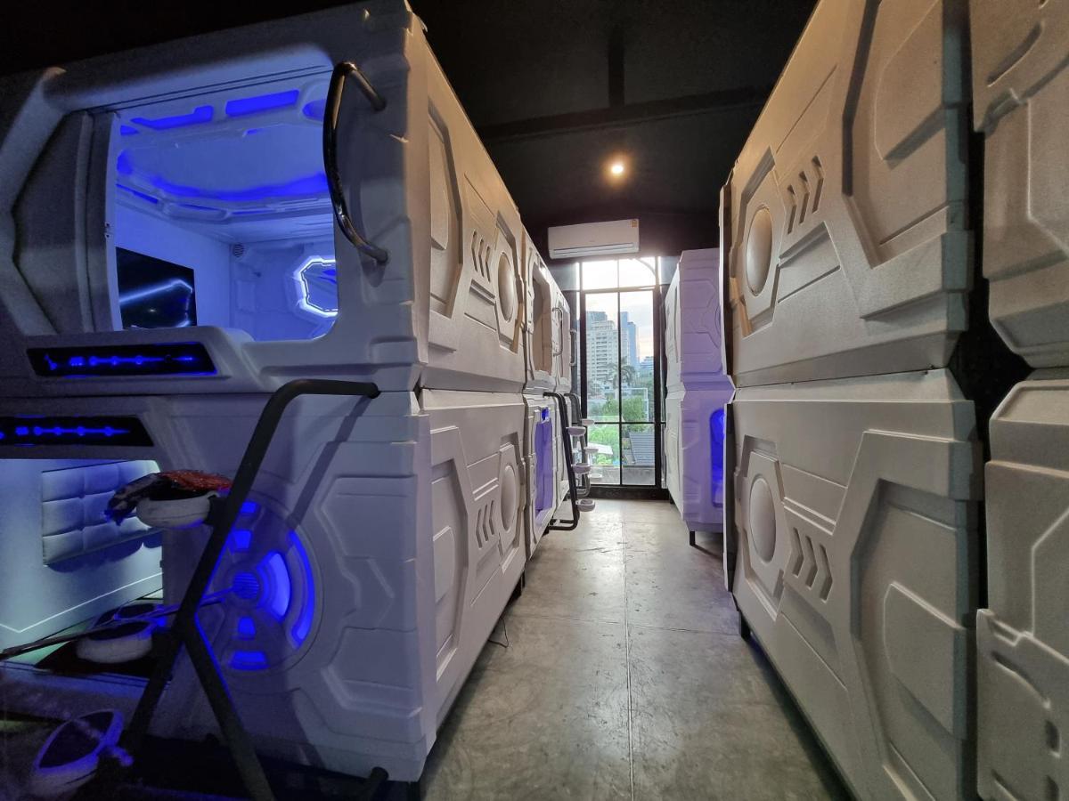 Met A Space Pod @Phrom Phong Bangkok Eksteriør billede