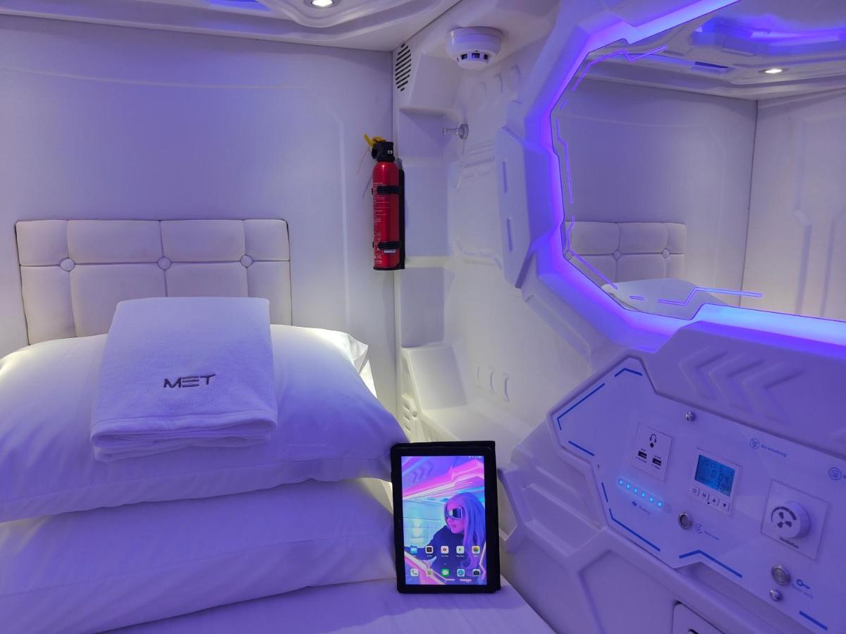 Met A Space Pod @Phrom Phong Bangkok Eksteriør billede