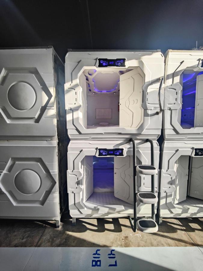 Met A Space Pod @Phrom Phong Bangkok Eksteriør billede