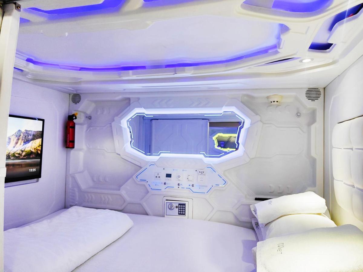 Met A Space Pod @Phrom Phong Bangkok Eksteriør billede